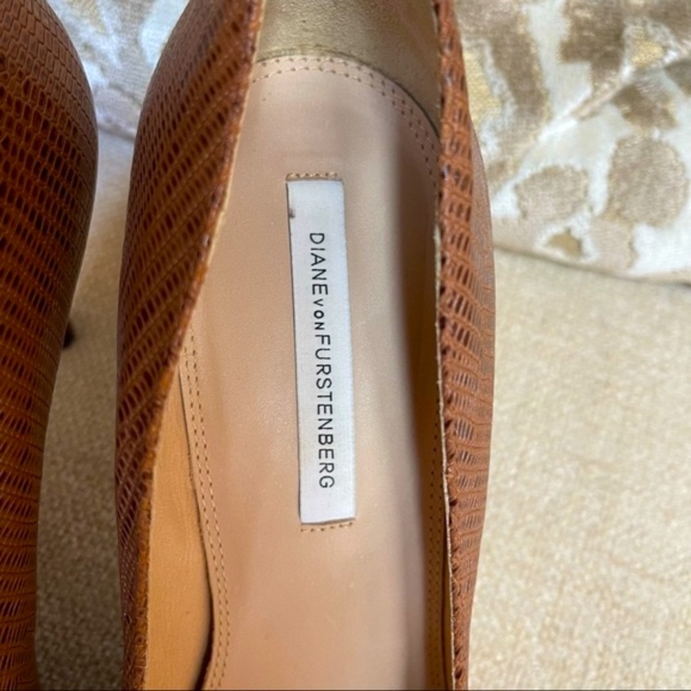 Diane von Furstenberg Saddle Lizard Print Leather Pumps w/Stacked Heels - 9 1/2 - Picture 5 of 8